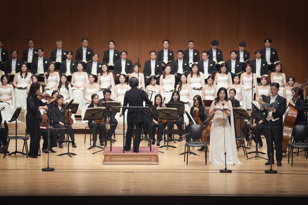 20240403 수원시립합창단 제189회 정기연주회_제6대 김보미 예술감독 취임연주회-2.jpg